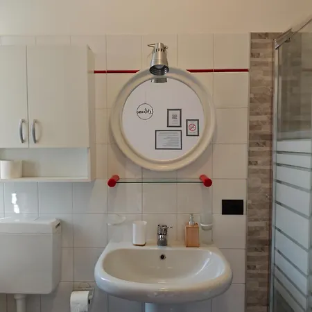 Apartman Grazioso 38 Mq A 10 Minuti Da Centro *