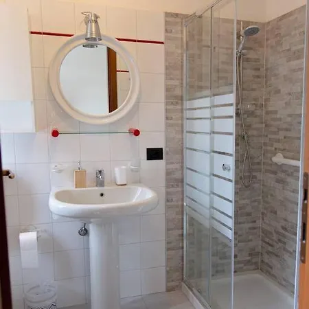 Grazioso 38 Mq A 10 Minuti Da Centro Apartamento